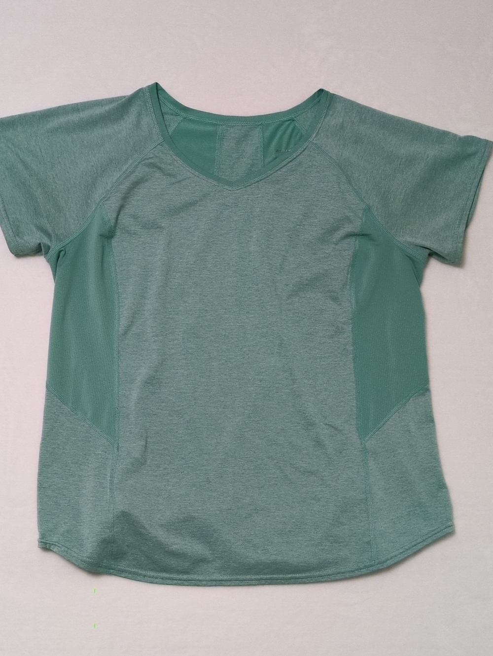 Tek Gear DryTek Mint Sage Heathered Mesh Panel V-Neck Gym Tee L